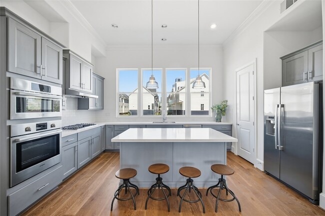 Building Photo - 707 Bringhurst St