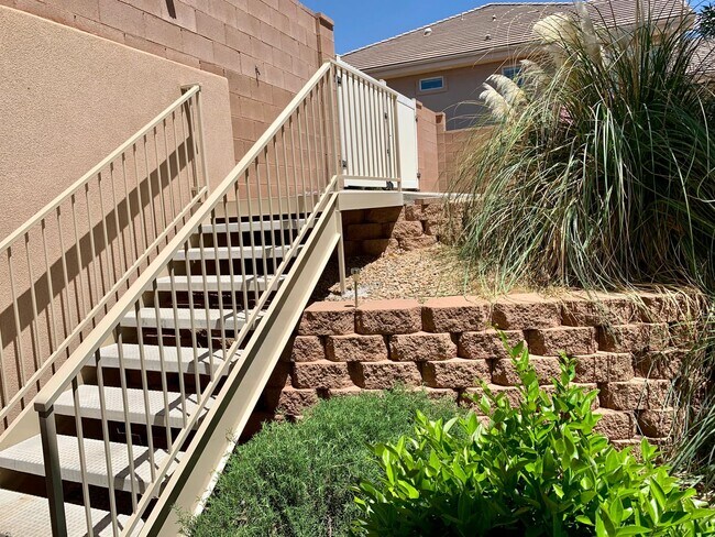 Building Photo - 2276 Greystone Dr