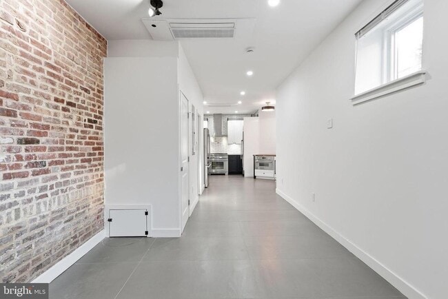 Building Photo - 718 Rhode Island Ave NW