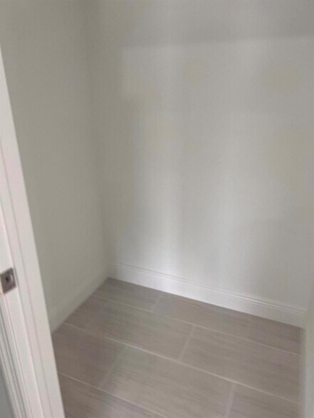 Building Photo - 1051 Orange Ter