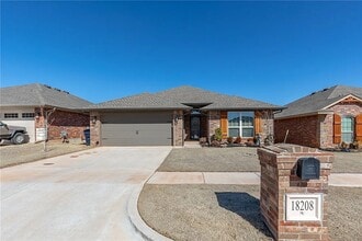 Building Photo - 18208 Autumn Grove Dr
