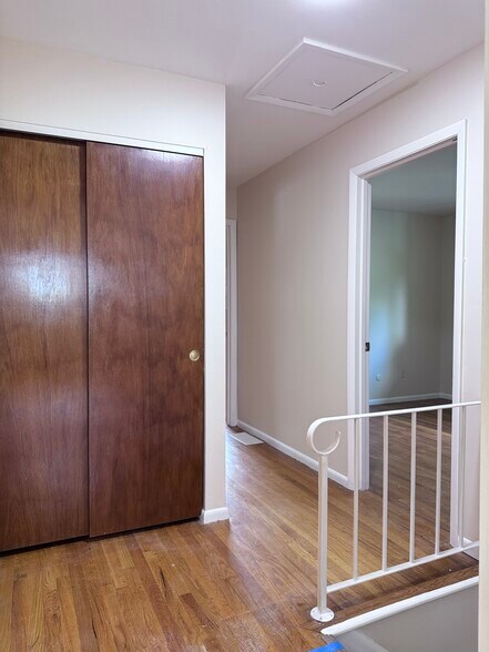 Building Photo - 5589 Goldenrod Dr