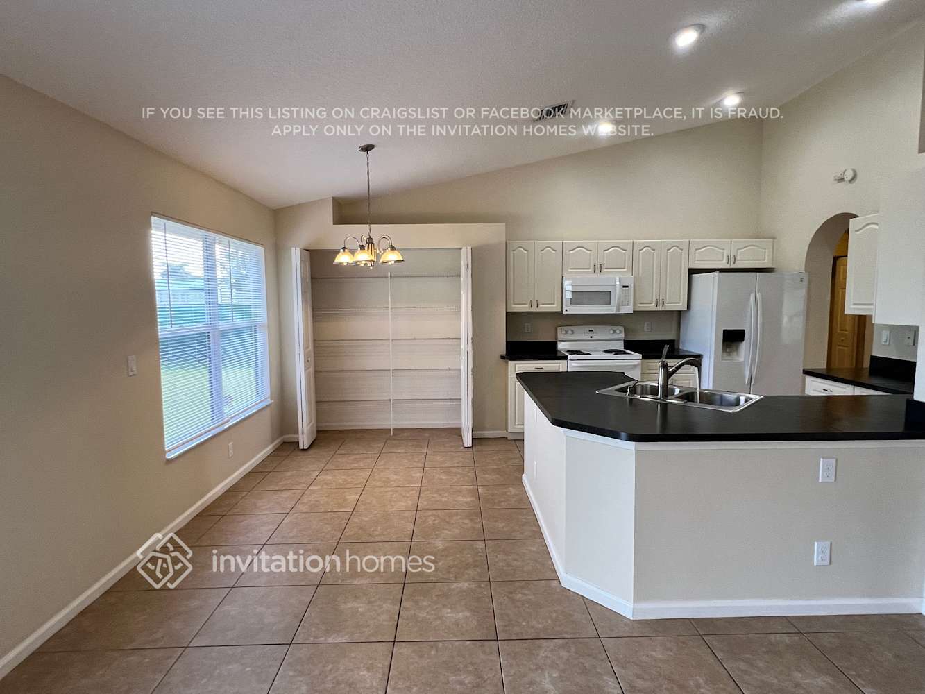 Building Photo - 2133 SW Pruitt St