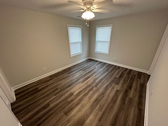 Building Photo - 201 Briarcliff Ln