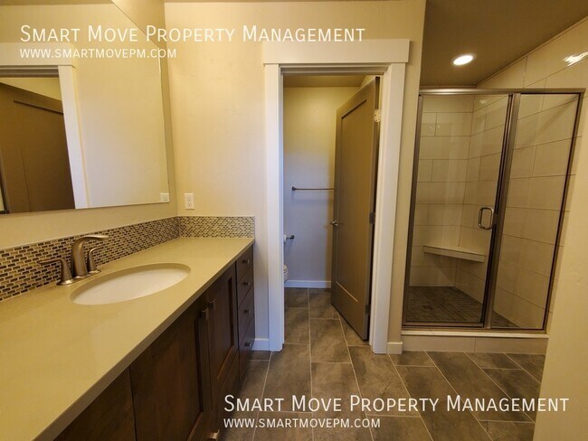 Building Photo - 3246 E Front Runner Ln