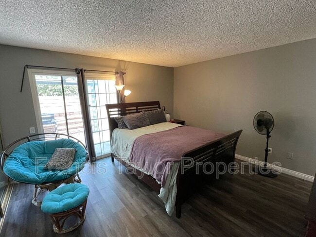 Building Photo - 2422 Teaberry Glen