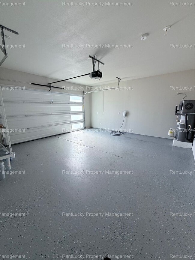 Building Photo - 2024-Built 3-Bedroom Home with Modern Upgr...