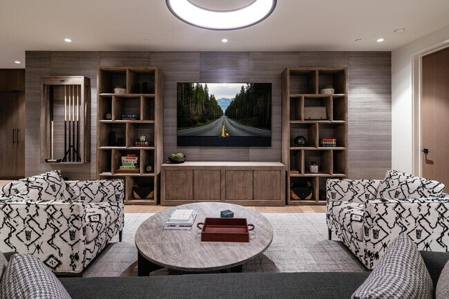 Building Photo - 5 Thistle Way