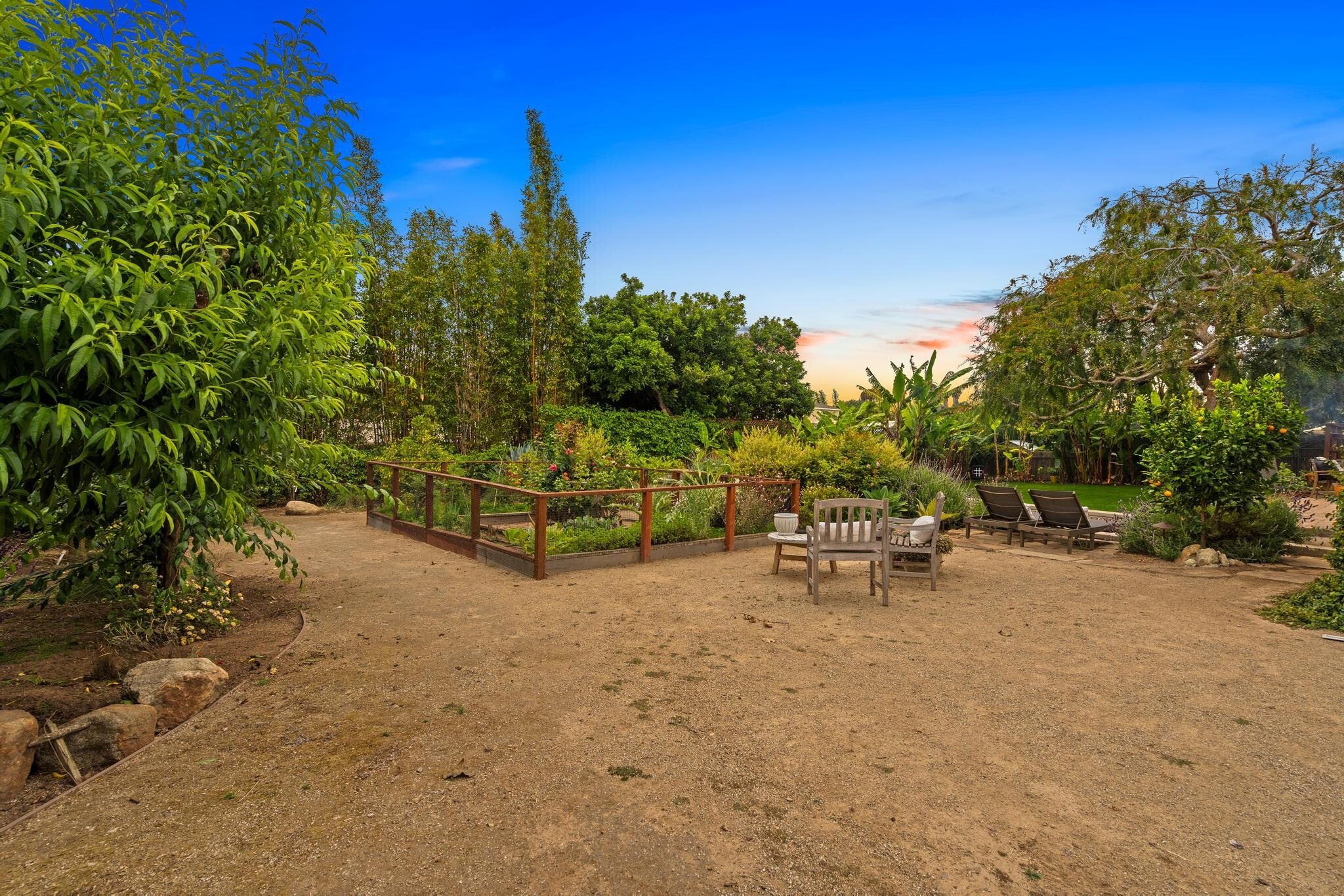 Gareden - 2697 Wilson St