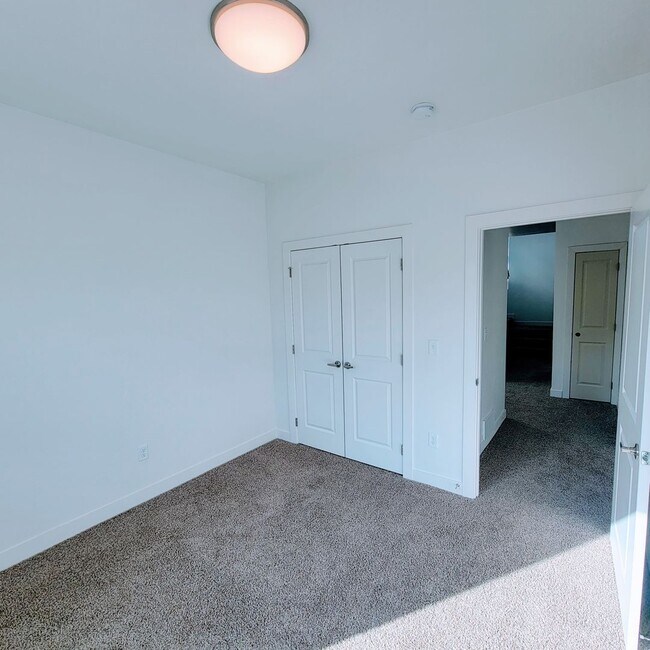 Building Photo - Phenomenal GORGEOUS HOME!!