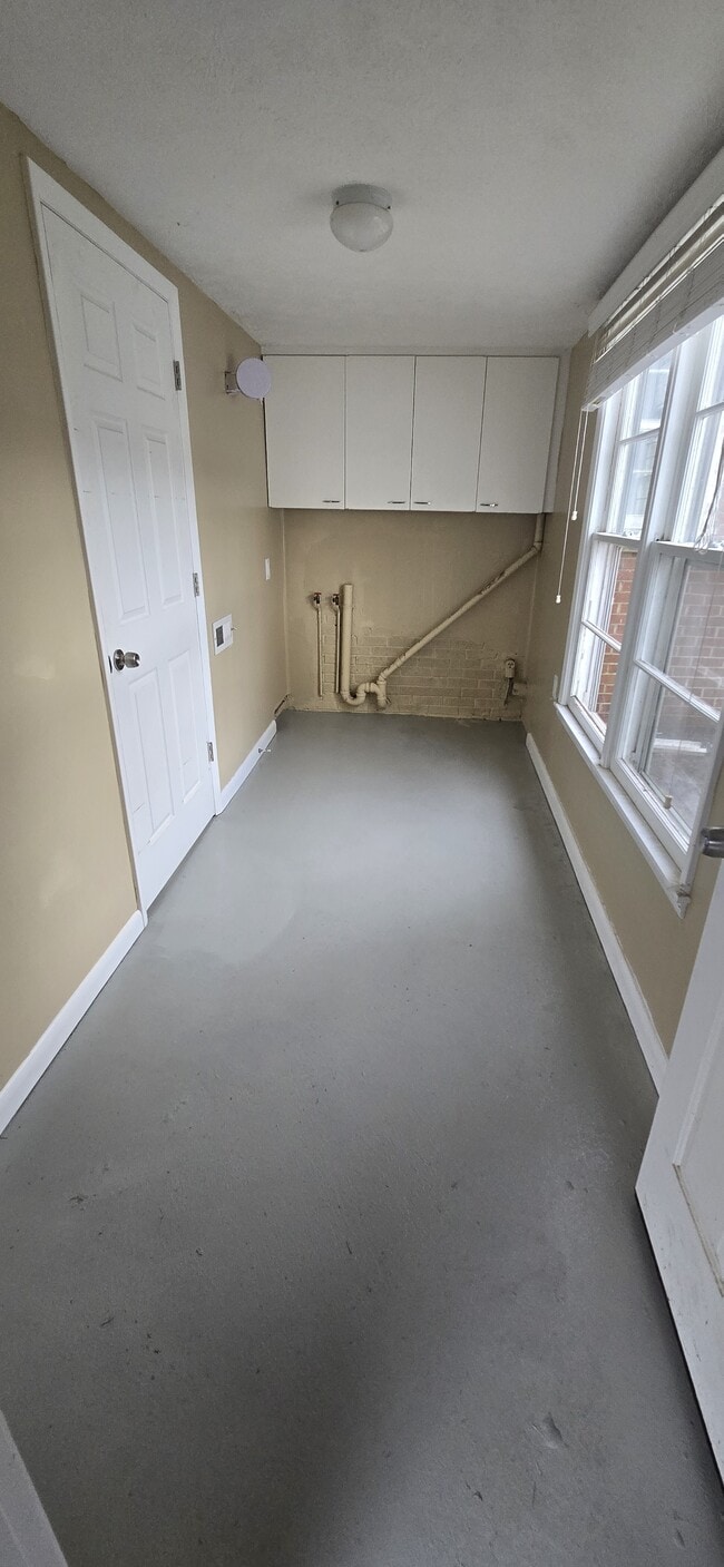 Building Photo - 801 N Ohio St