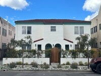 Building Photo - 1339 S Bronson Ave