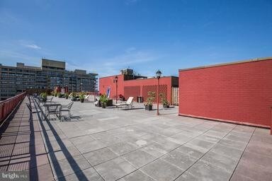 Building Photo - 801 S Pitt St