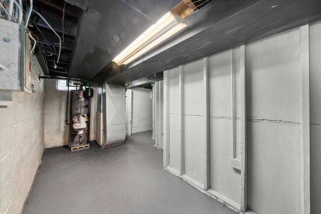 Building Photo - 2131 170th St