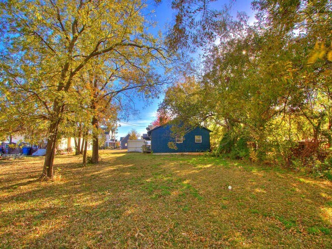 Building Photo - Renovated 3-bedroom, 2-bath home located in the heart of Edmond!