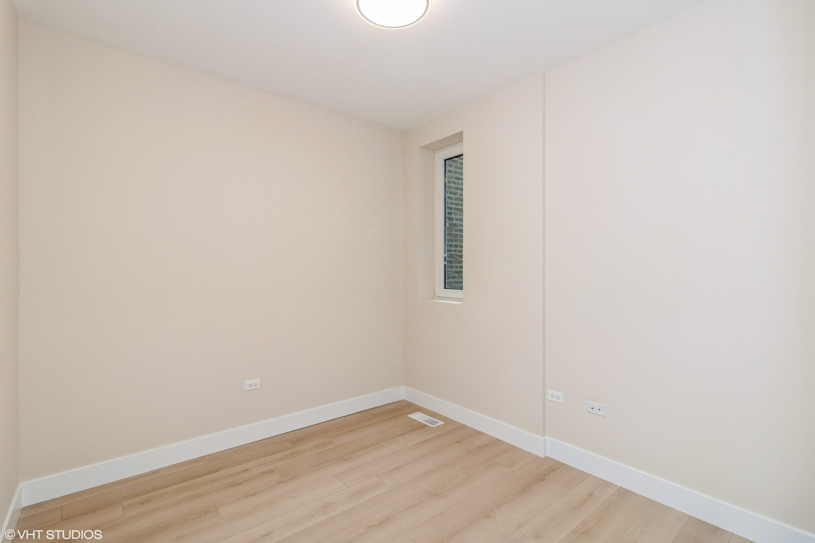 Building Photo - 3045 W Irving Park Rd