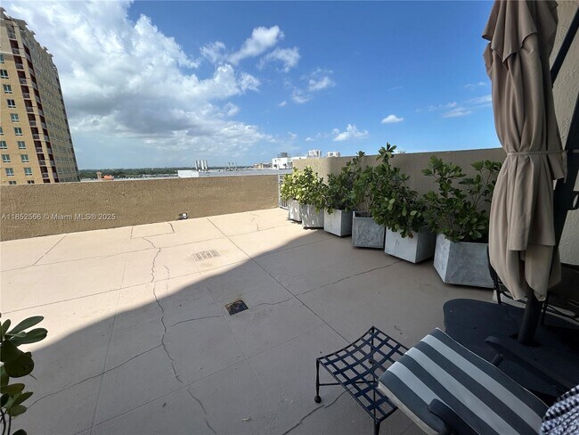 Building Photo - 9055 SW 73rd Ct