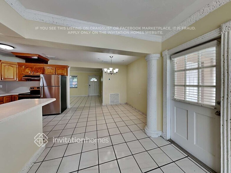 Building Photo - 3211 SW 64th Terrace