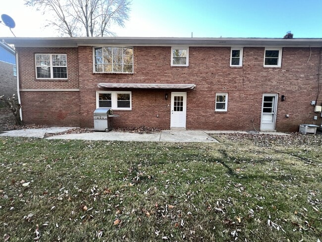 Building Photo - 7019 Groveton Dr