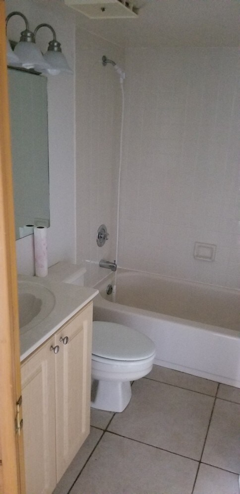 Building Photo - 9135 SW 125th Ave