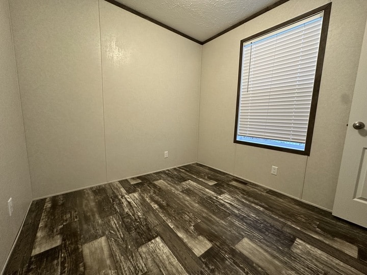 Building Photo - 26 Bing St N