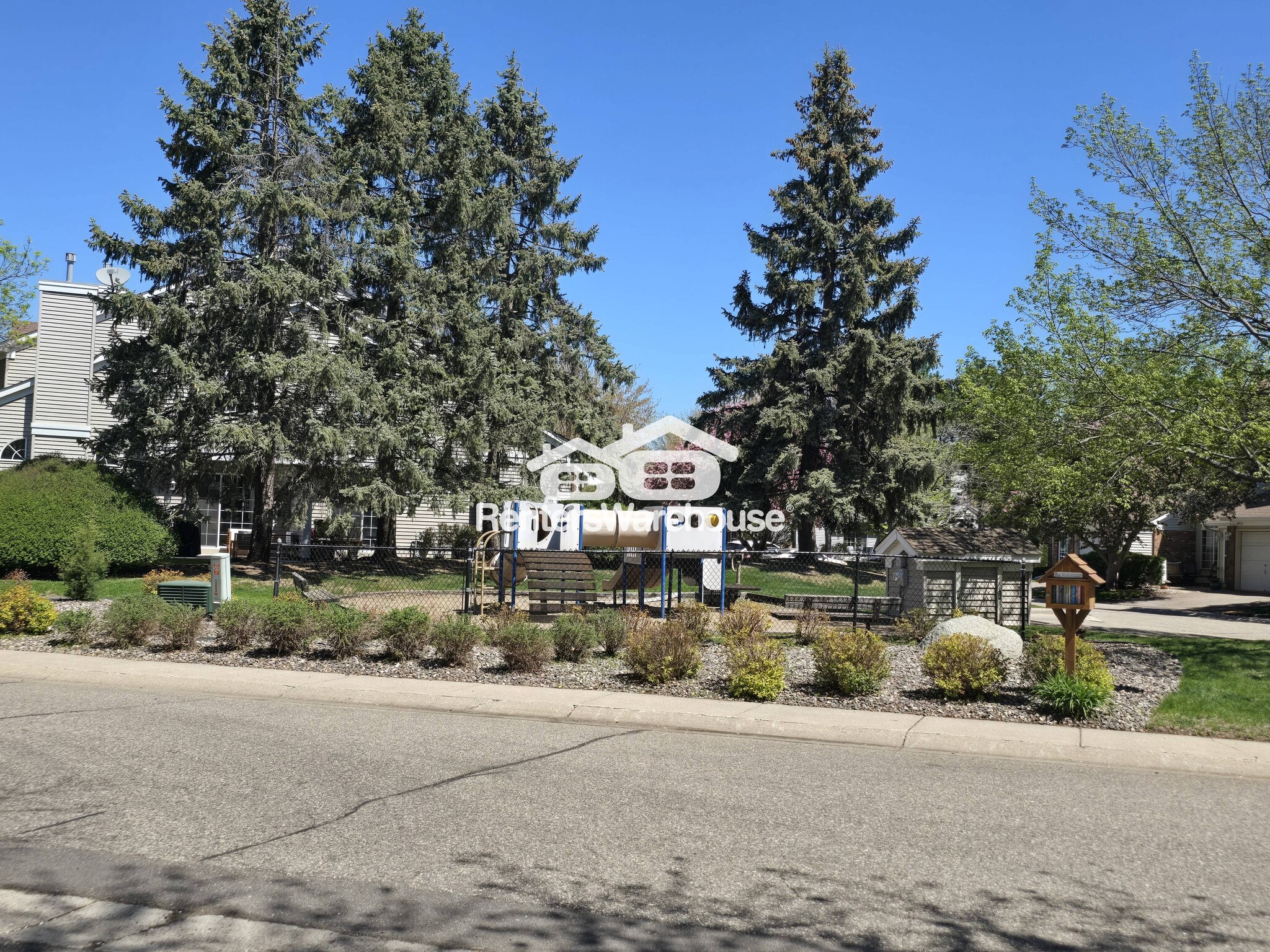 Building Photo - 10962 Highland Rd