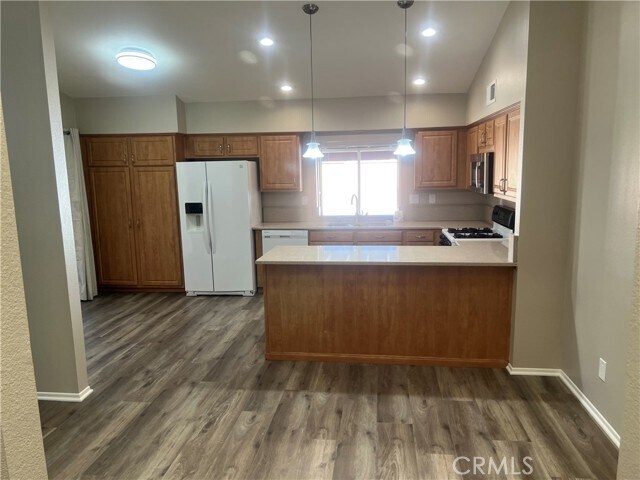 Building Photo - 26328 Columbus Dr