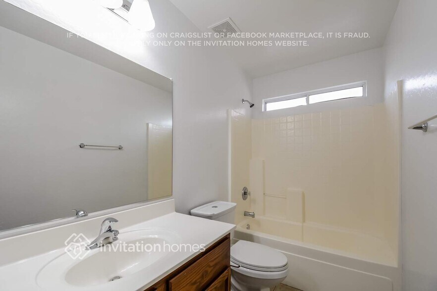 Building Photo - 12441 W Willow Ave