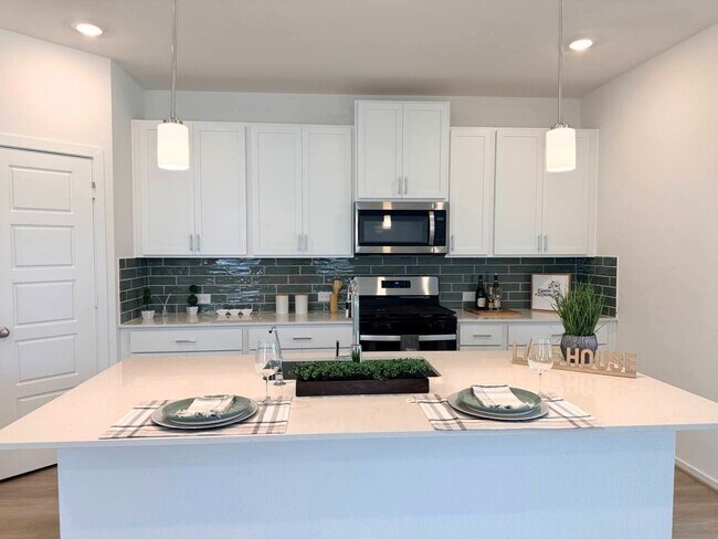 Building Photo - 16238 Parish Pointe Ct