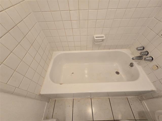 Building Photo - 8071 Meadow Rd