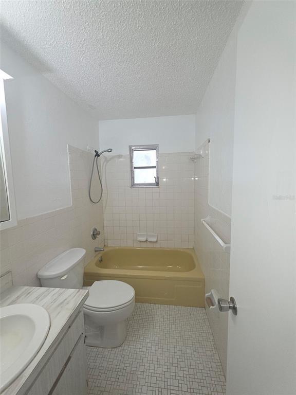 Building Photo - 9530 SW 32nd Ct