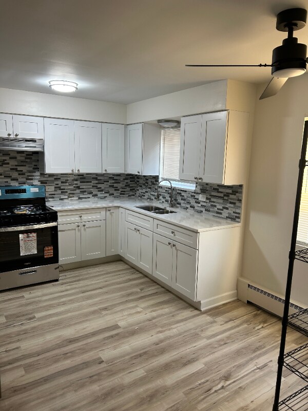 Building Photo - 14605 Des Plaines St