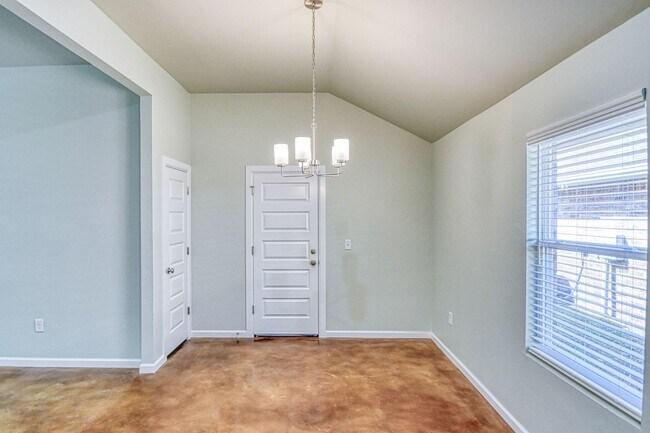Building Photo - 2713 Clifton Ter