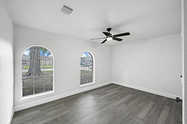 Building Photo - 7115 Foxway Ln