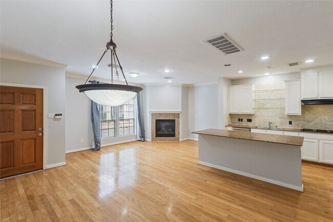 Building Photo - 7135 Harmony Cove