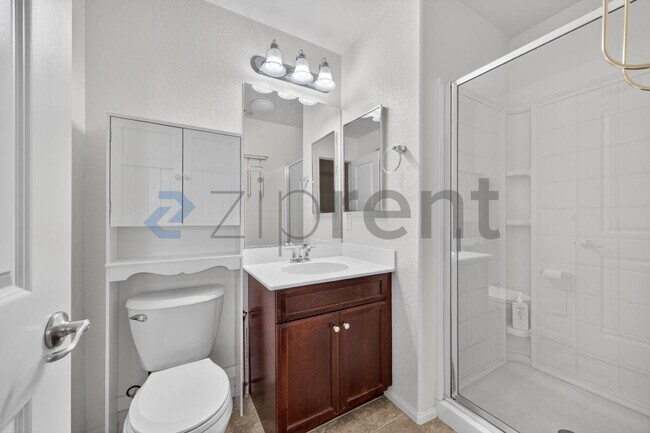 Building Photo - 1836 Olive Green St