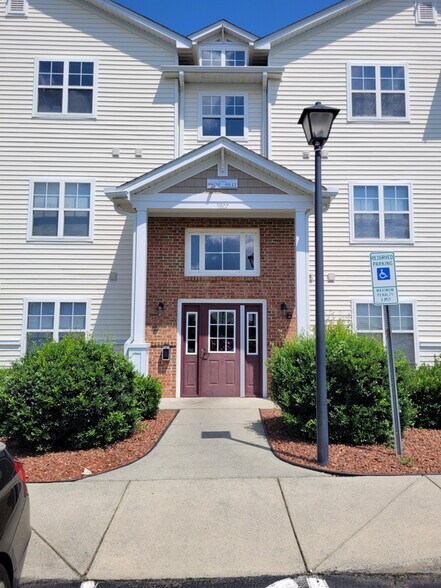 Primary Photo - 9809 Hyde Glen Ct