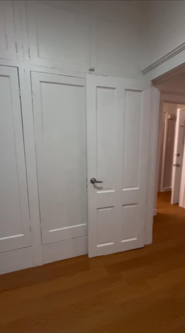 Building Photo - 907 18th St