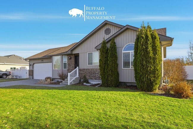 Building Photo - Charming 4-Bedroom Home for Rent in Ammon, ID!