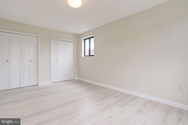 Building Photo - 3515 Washington Blvd