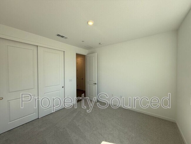 Building Photo - 1788 Shingle Ave