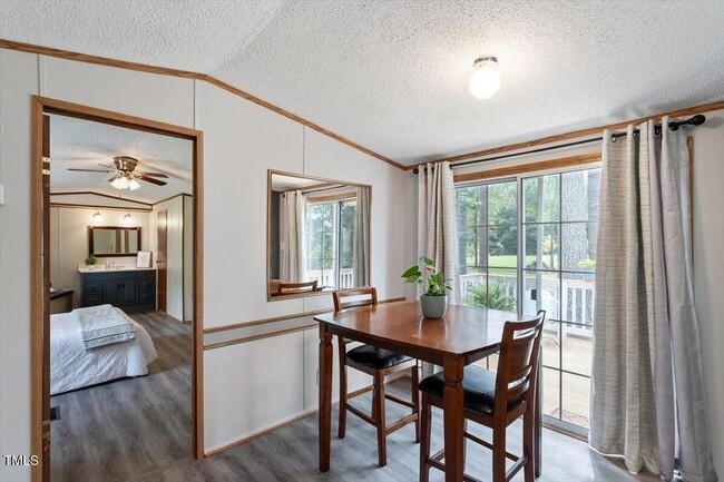 Building Photo - 10317 Giles Rd