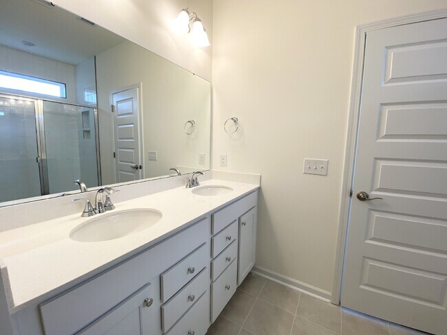 Building Photo - Light, Bright and Beautiful New Construction Home!