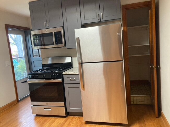 Building Photo - 405 Jackson St