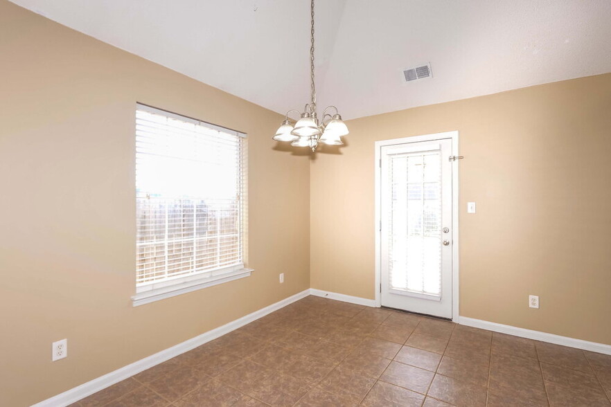 Building Photo - 7787 Allen Ridge Ln