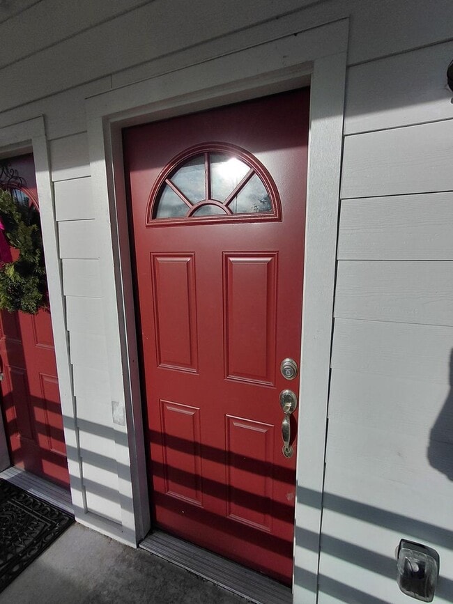 Building Photo - Cozy updated 1 bedroom with rooftop deck