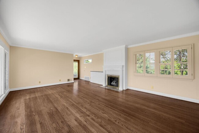 Building Photo - Charming La Habra Heights Home with Scenic Views – 2 Bed, 2 Bath