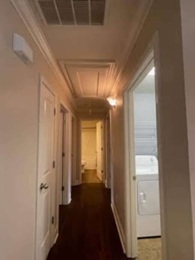 Building Photo - 821 Bristol Court