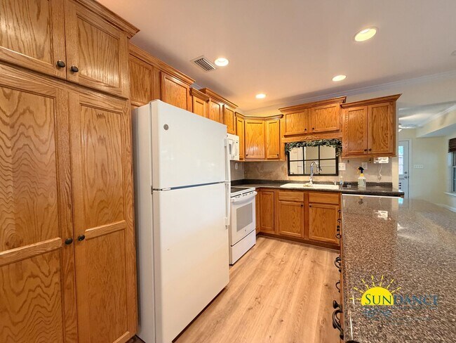 Building Photo - Stunning 3 Bedroom Home in Valparaiso with In-ground pool!