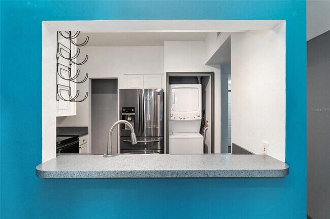 Building Photo - 9127 SW 52nd Ave